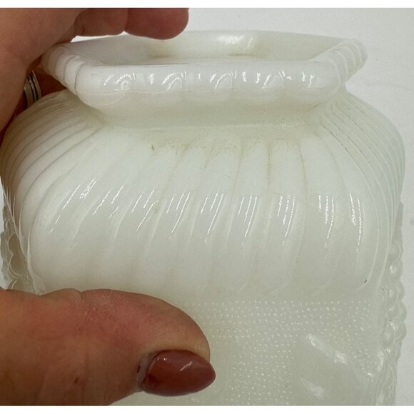 Anchor Hocking Fire-King Embossed Grape & Vine Pattern Milk Glass Hexagonal Vase - Picture 8 of 8